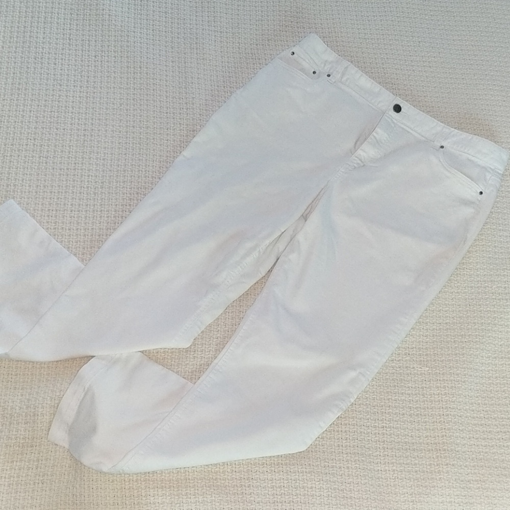🌟3/$20🌟 Kim Rogers white jeans